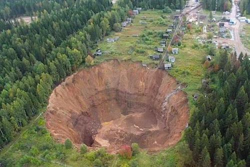 russia-sinkhole-top.jpg